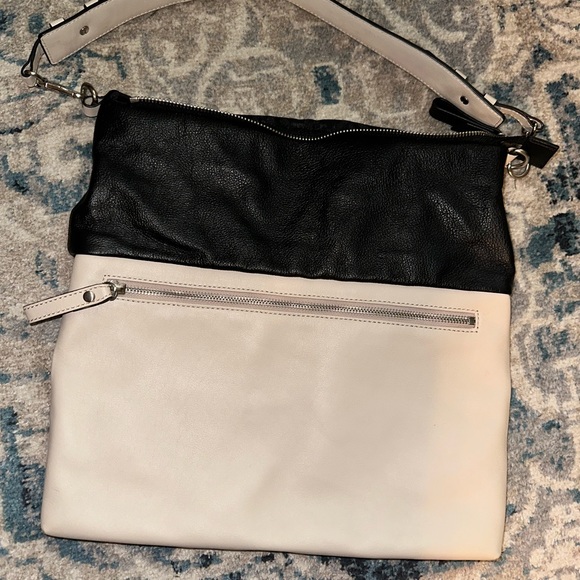 Trina Turk hobo shoulder bag leather - Picture 3 of 7